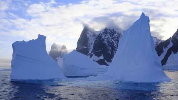 Lemaire_Channel_February_©_Polar_Latitudes Lemaire_Channel_February_©_Polar_Latitudes