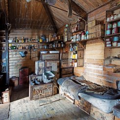 Shackletons_Hut_interior_Antarctica_©_JJ_L_Heureuxs_Heritage_Expeditions