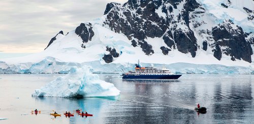 Antarctic_Cruising_Kayaking_©_Holger_Leue_Poseidon_Expeditions