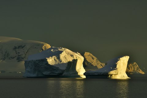 Gerlache-Strait_February_©_Polar_Latitudes Gerlache-Strait_February_©_Polar_Latitudes