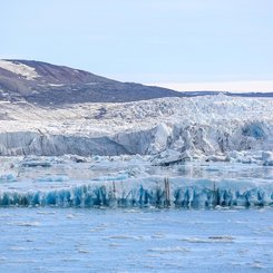 The_Shokalskiy_Gletcher_Russkaya_Bay_©_Irina_Skalina_Quark_Expeditions