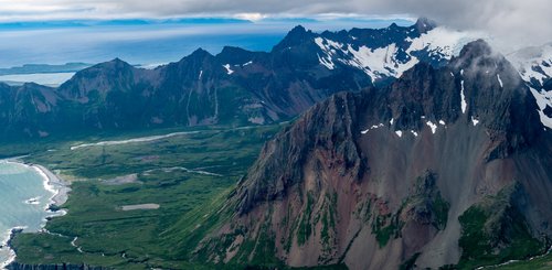 aleutian_islands_volcanoes_mountains_©_Aurora_Expeditions