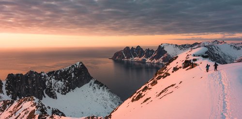 North_Norway_sunset_hike_©_Johan_Vesters_Oceanwide_Expeditions