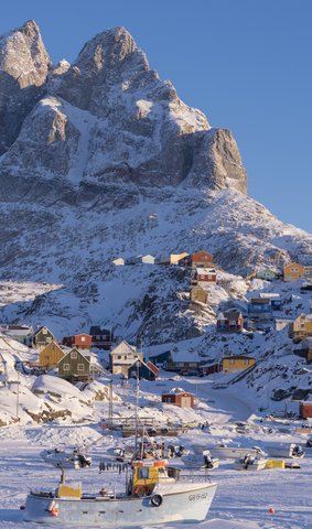 Die Stadt Uummannaq im Winter im Nordwesten Groenlands_©_Martin_Zwick_Naturfoto