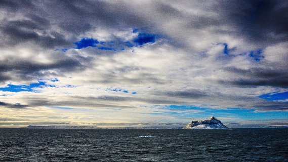 Admiralty_Sound_Weddell_Sea_Antarctica_©_Oceanwide_Expeditions